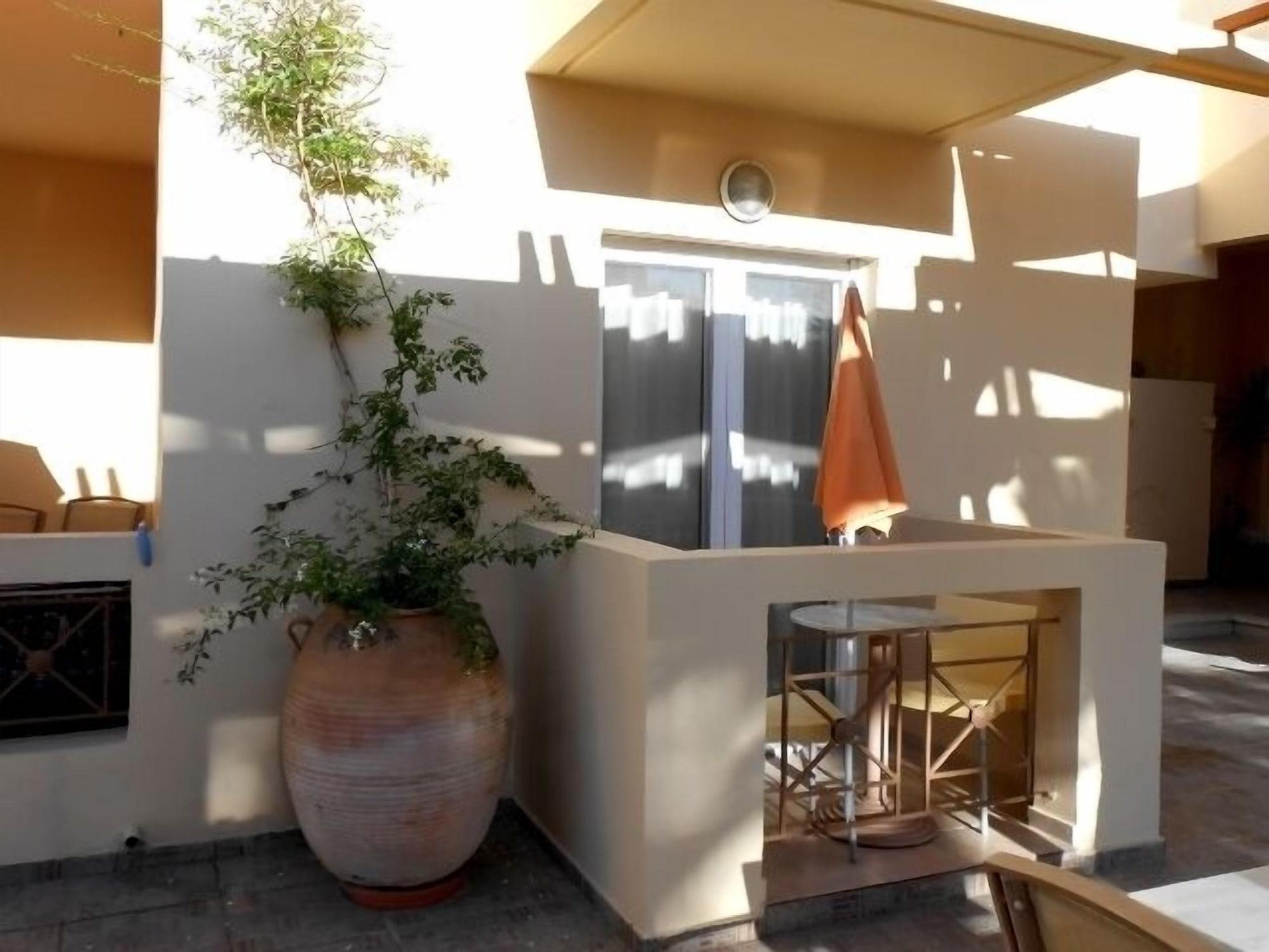 Lambrinos Suites Platanias  Exterior photo