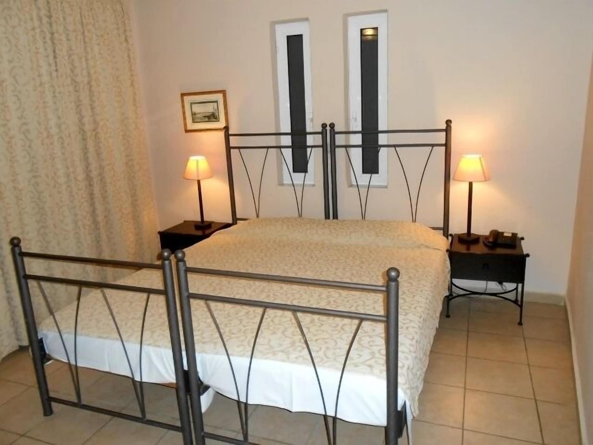 Lambrinos Suites Platanias  Exterior photo