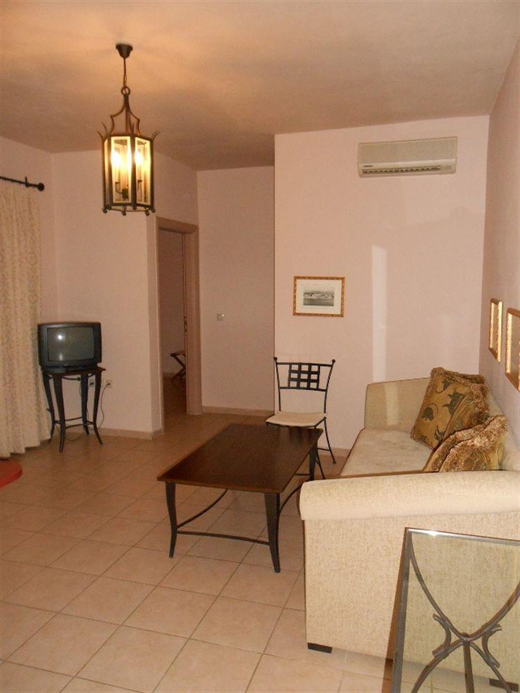 Lambrinos Suites Platanias  Exterior photo